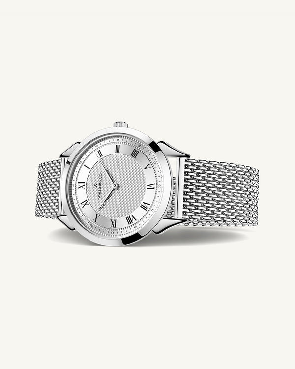 A round watch in silver from Waldor & Co. with white sunray patterned dial. Ronda movement. The model is Original 40 Côte d'Azur 40mm.