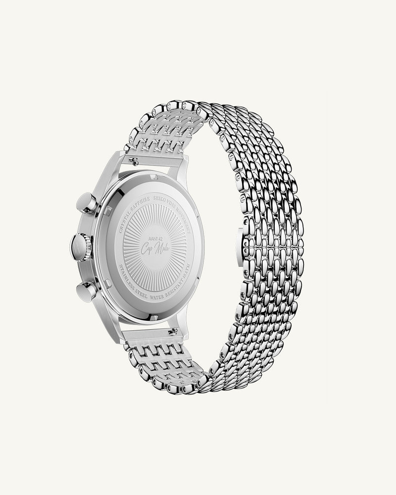 A round mens watch in rhodium-plated silver from Waldor & Co. with light blue sunray dial and a second hand. Seiko movement. The model is Avant 42 Cap Mala 42mm.